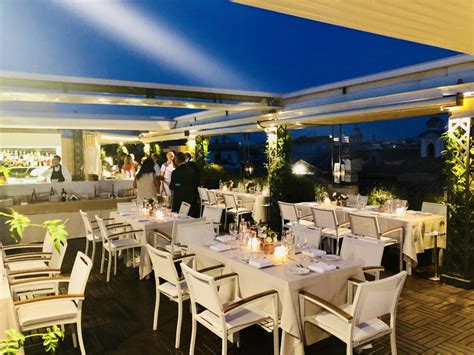 i sofà bar restaurant & roof terrace